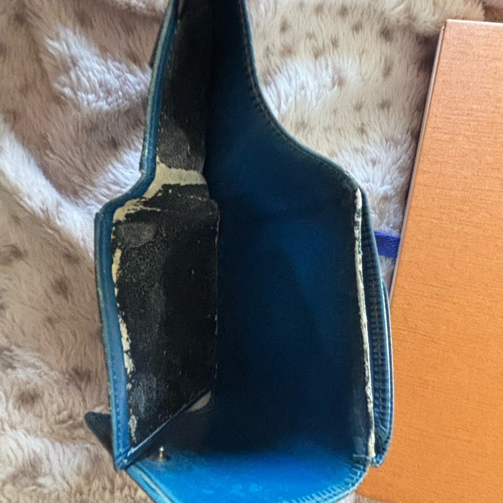 Louis Vuitton Teal Textured Wallet - Picture 5 of 5